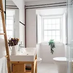 - Light Filled With Terrace