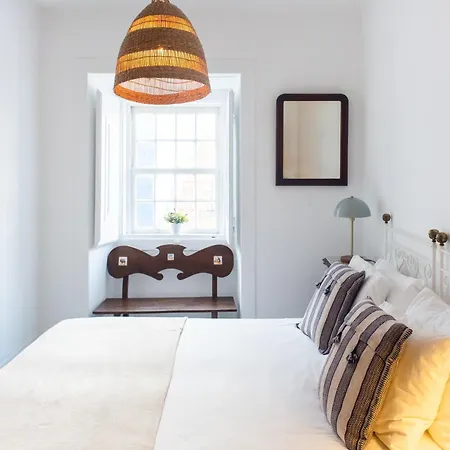 - Light Filled With Terrace