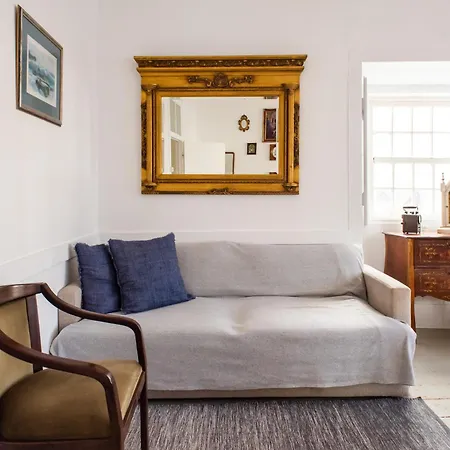 - Light Filled With Terrace Apartment *