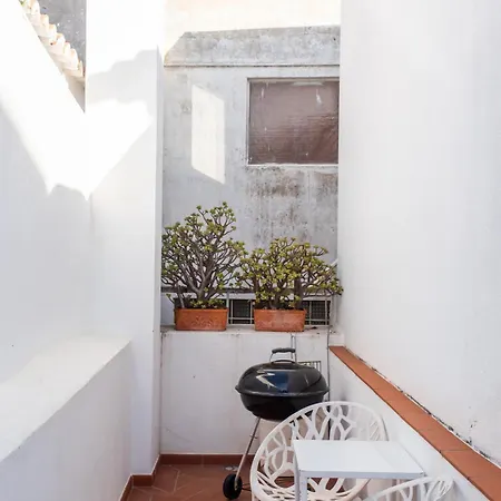 Apartment - Light Filled With Terrace *