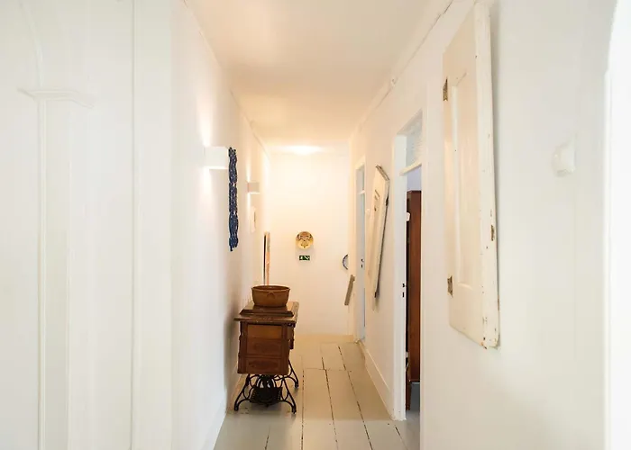 דירה - Light Filled With Terrace אריסרייה